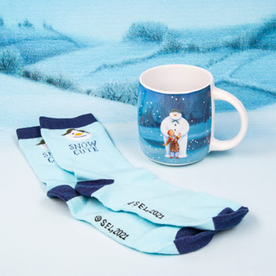 Fizz Creations The Snowman Socks and Mug with background